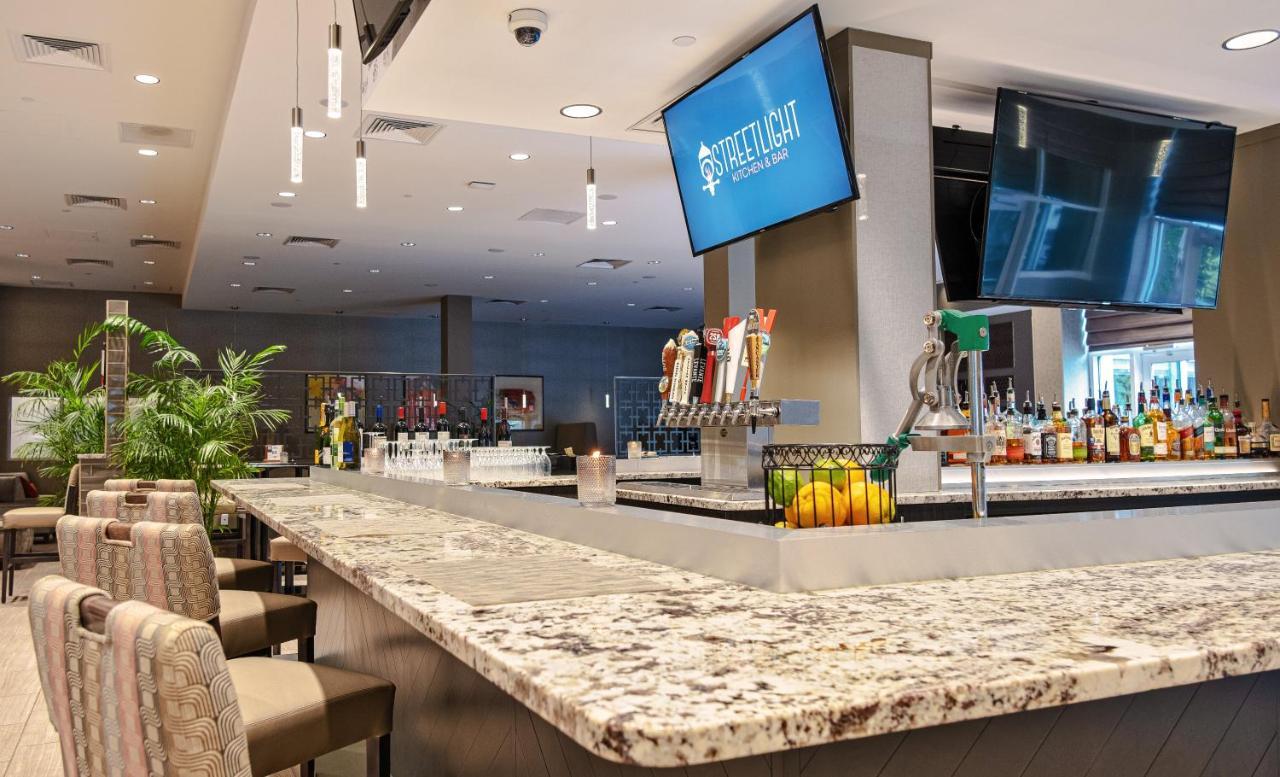 & Philadelphia W - By Ihg 3*